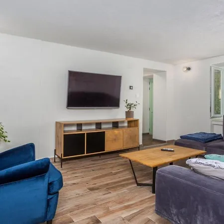 Villa Adam By Guide *