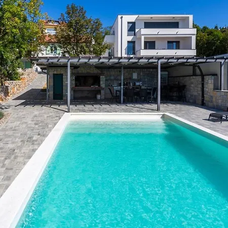 Adam By Guide Villa *