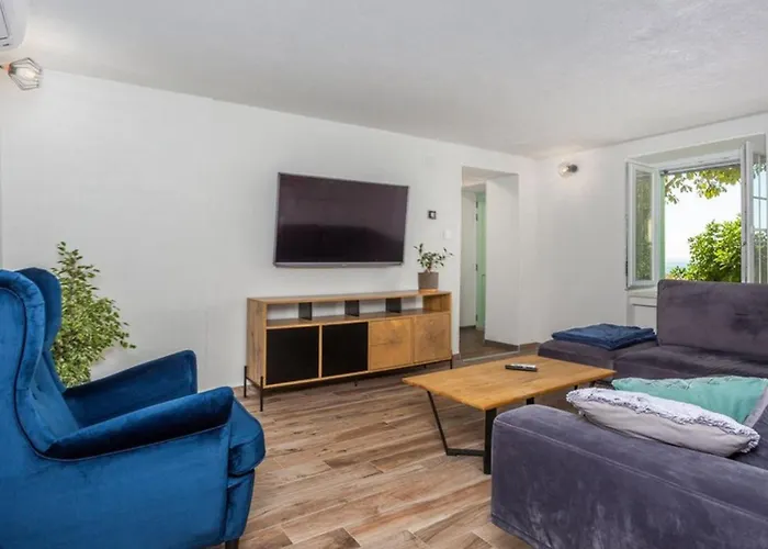 Villa Adam By Guide *