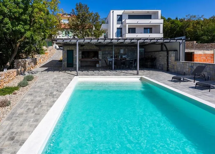 Adam By Guide Villa *