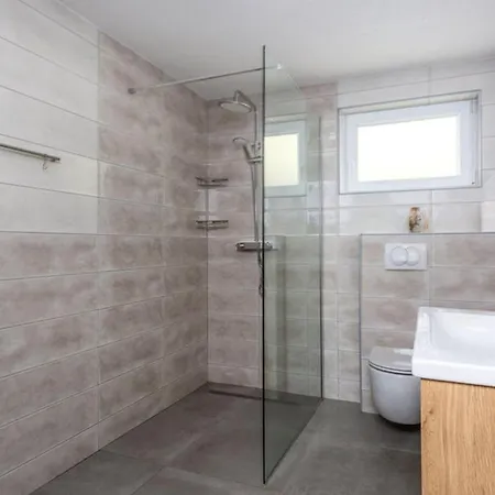 Villa Adam By Guide *