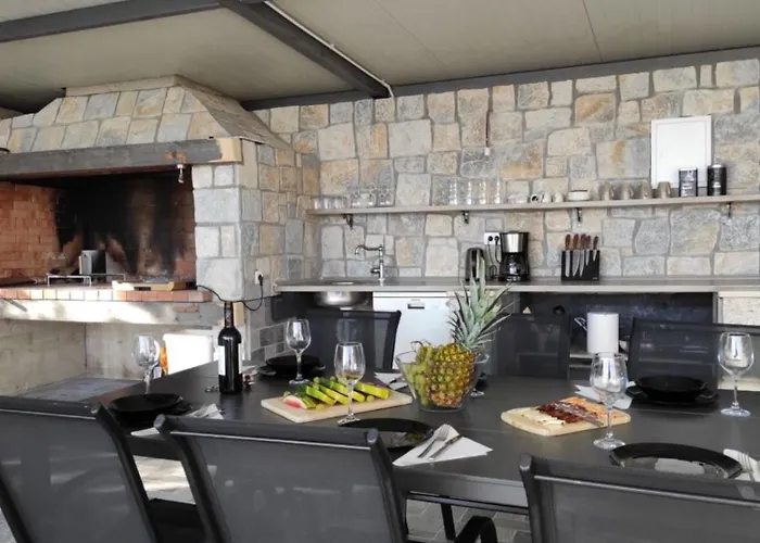 Villa Adam By Guide *